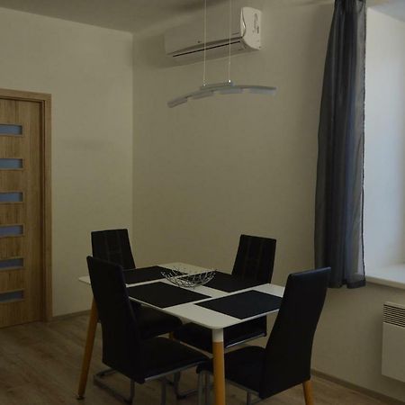 Apartmanovy Byt Třeboň Exteriör bild