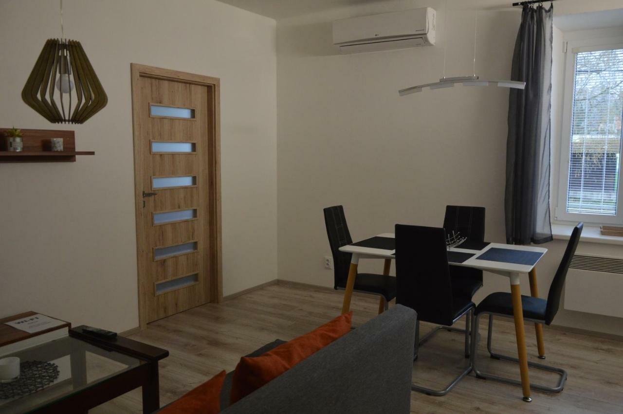 Apartmanovy Byt Třeboň Exteriör bild