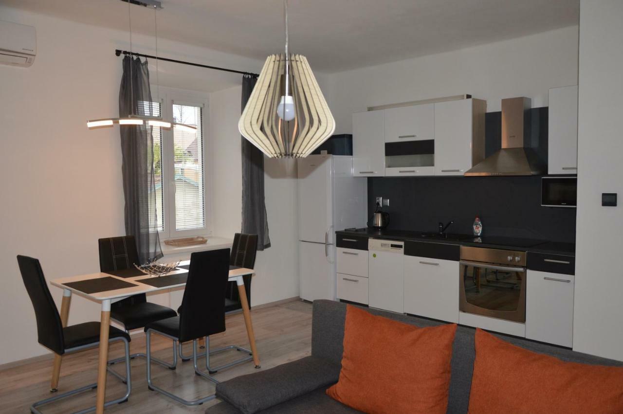 Apartmanovy Byt Třeboň Exteriör bild
