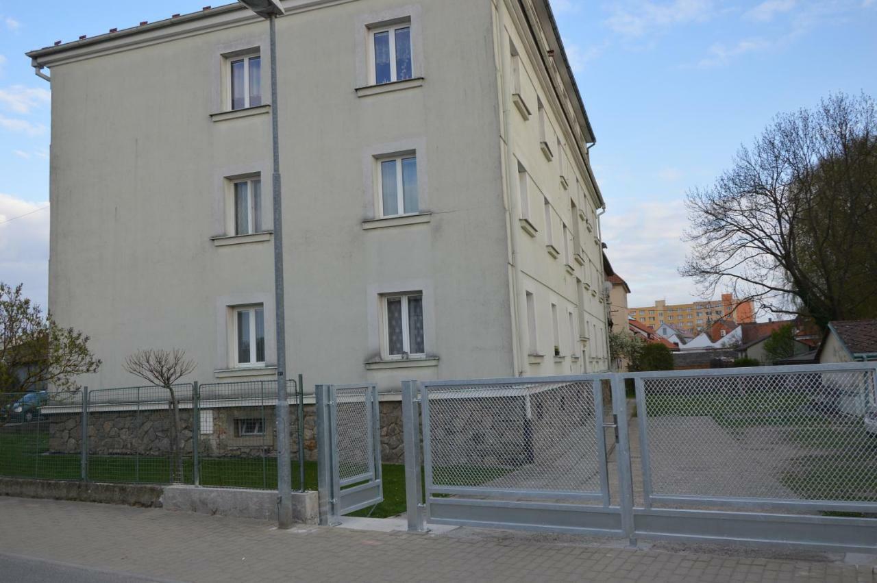 Apartmanovy Byt Třeboň Exteriör bild