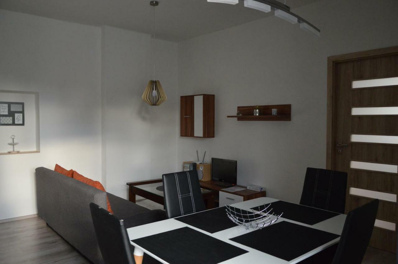Apartmanovy Byt Třeboň Exteriör bild